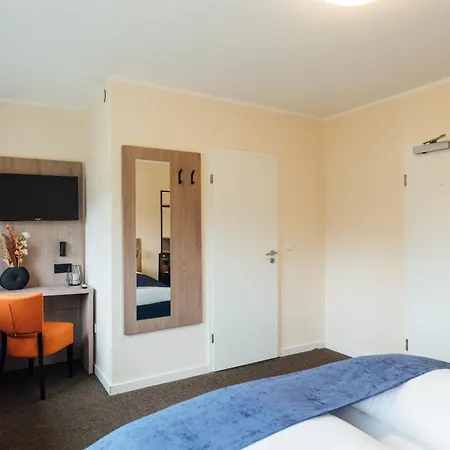 Myky - Free Parking 3* Pinneberg